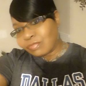 Meet your Posher, Monique